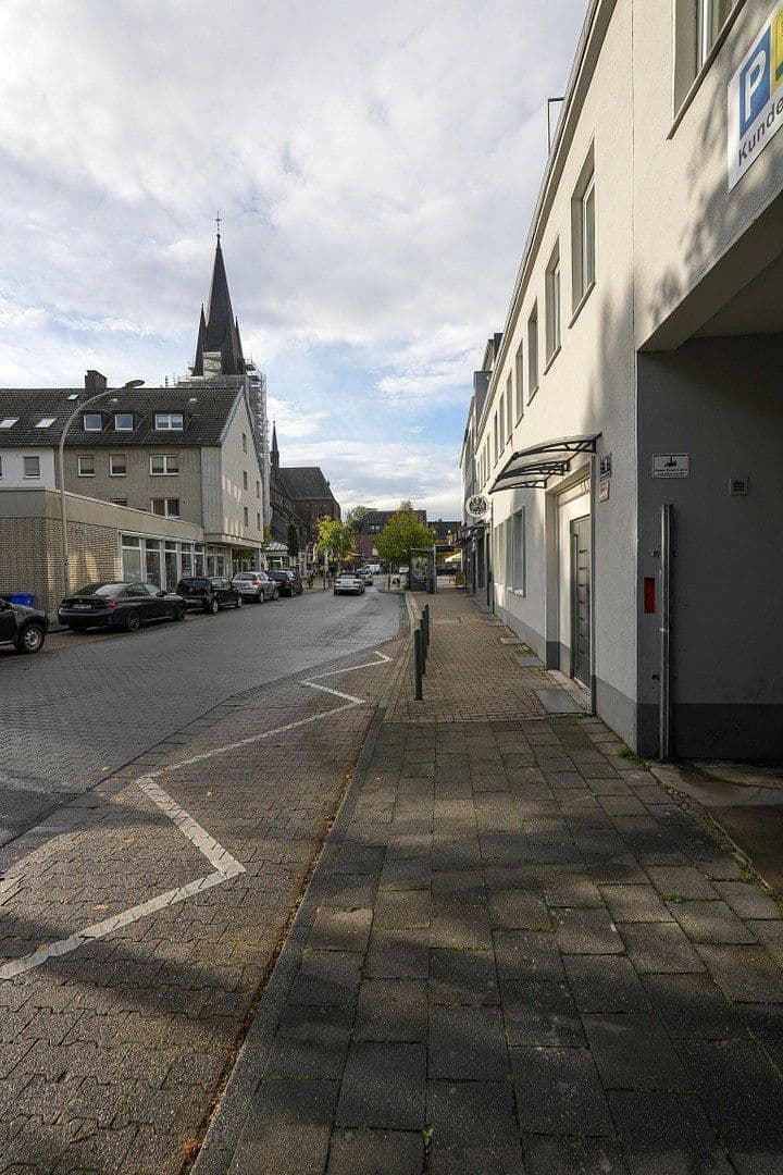 Predaj domu 1.780 m², pozemek 1.162 m², Konstantinplatz.5, Nordrhein-Westfalen - Mönchengladbach, Severné Porýnie - Westfálsko Predaj domu 1.780 m², pozemek 1.162 m², Konstantinplatz.5, Nordrhein-Westfalen - Mönchengladbach, Severné Porýnie - Westfálsko