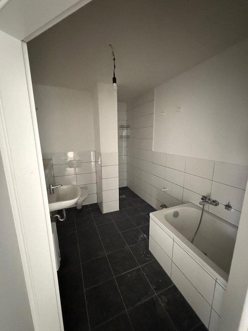 Predaj domu 1.780 m², pozemek 1.162 m², Konstantinplatz.5, Nordrhein-Westfalen - Mönchengladbach, Severné Porýnie - Westfálsko Predaj domu 1.780 m², pozemek 1.162 m², Konstantinplatz.5, Nordrhein-Westfalen - Mönchengladbach, Severné Porýnie - Westfálsko