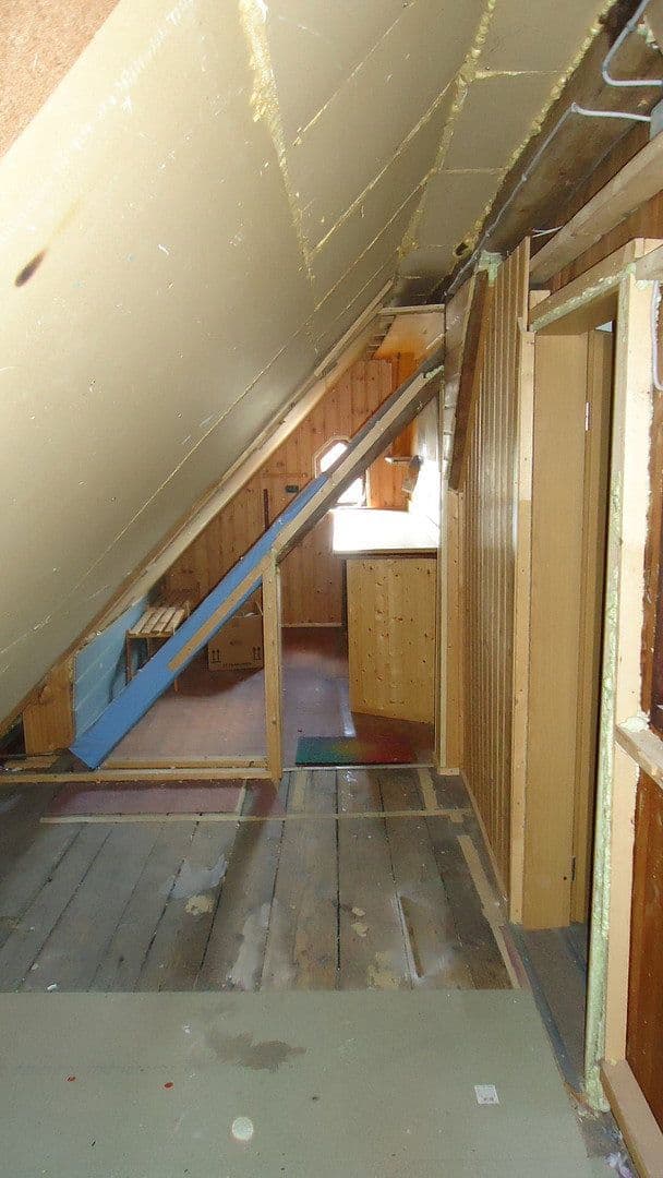 Prenájom bytu 4-izbový 115 m², Stuttgarter Str.2, Schömberg, Bádensko-Wurttembersko Prenájom bytu 4-izbový 115 m², Stuttgarter Str.2, Schömberg, Bádensko-Wurttembersko