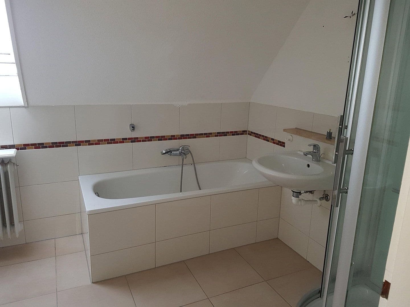 Prenájom bytu 4-izbový 115 m², Stuttgarter Str.2, Schömberg, Bádensko-Wurttembersko Prenájom bytu 4-izbový 115 m², Stuttgarter Str.2, Schömberg, Bádensko-Wurttembersko