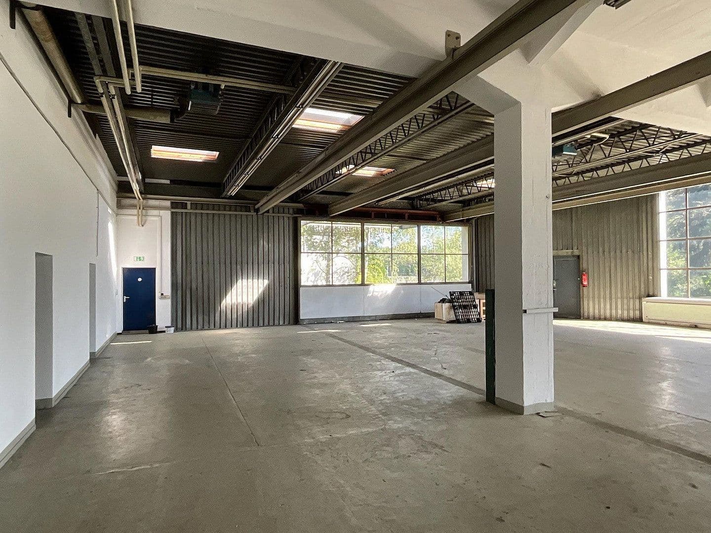 Prenájom nebytového priestoru 1.450 m², Geretsried, Bavorsko Prenájom nebytového priestoru 1.450 m², Geretsried, Bavorsko