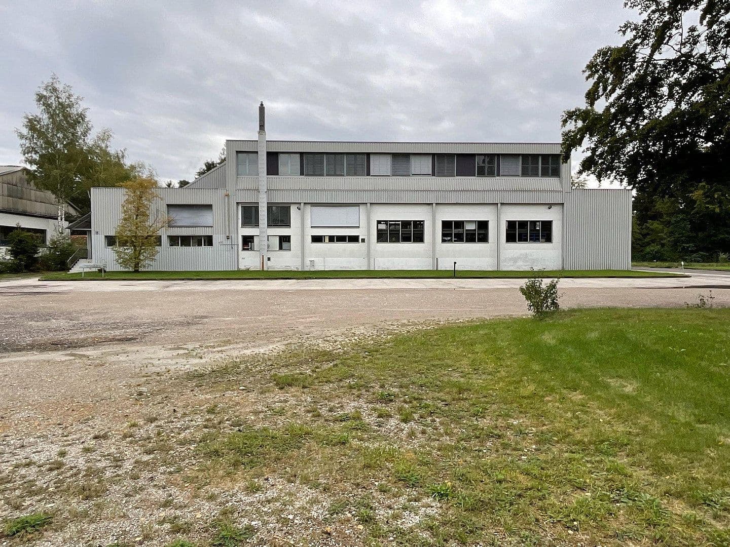 Prenájom nebytového priestoru 1.450 m², Geretsried, Bavorsko Prenájom nebytového priestoru 1.450 m², Geretsried, Bavorsko