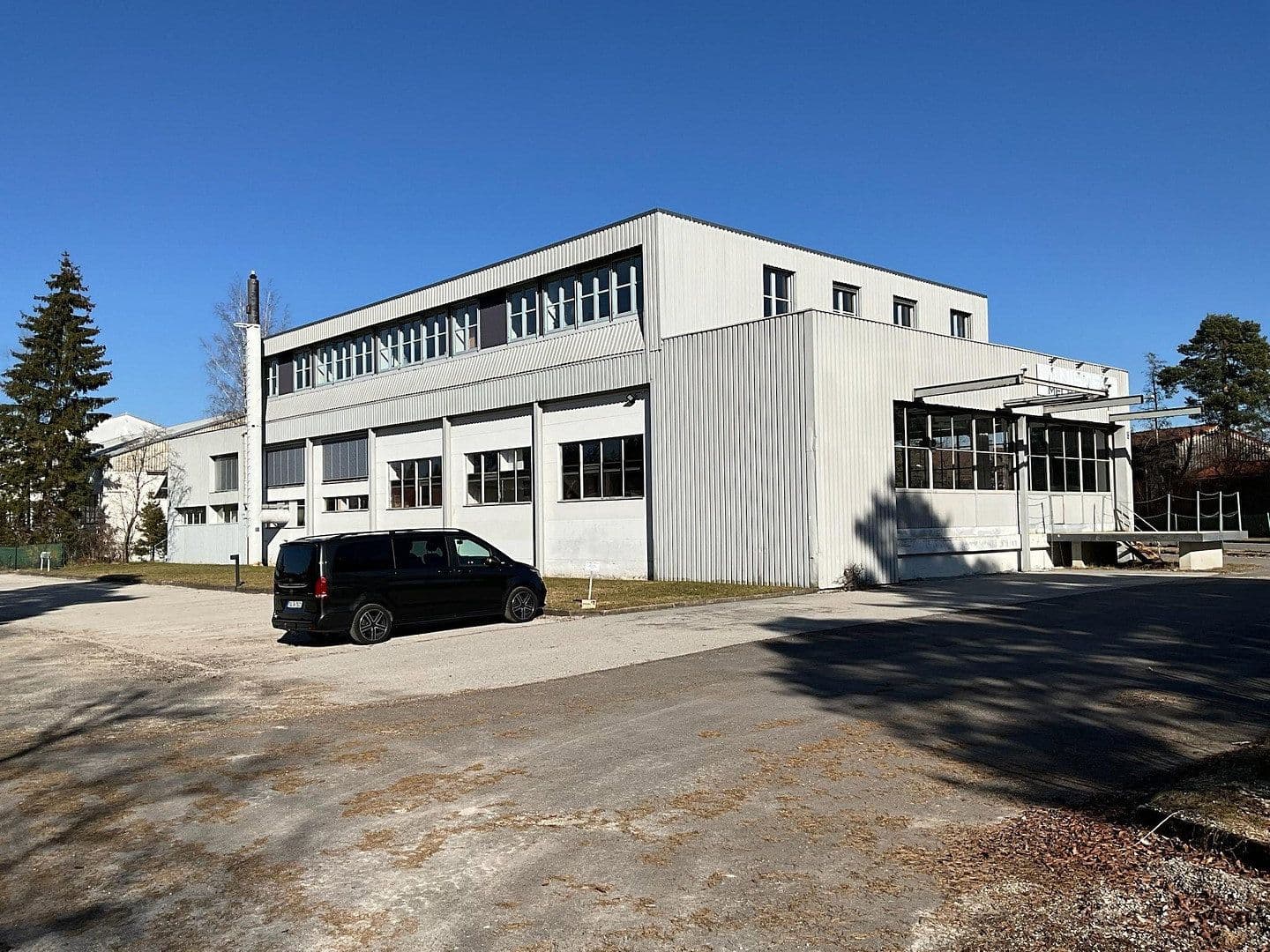 Prenájom nebytového priestoru 1.450 m², Geretsried, Bavorsko Prenájom nebytového priestoru 1.450 m², Geretsried, Bavorsko