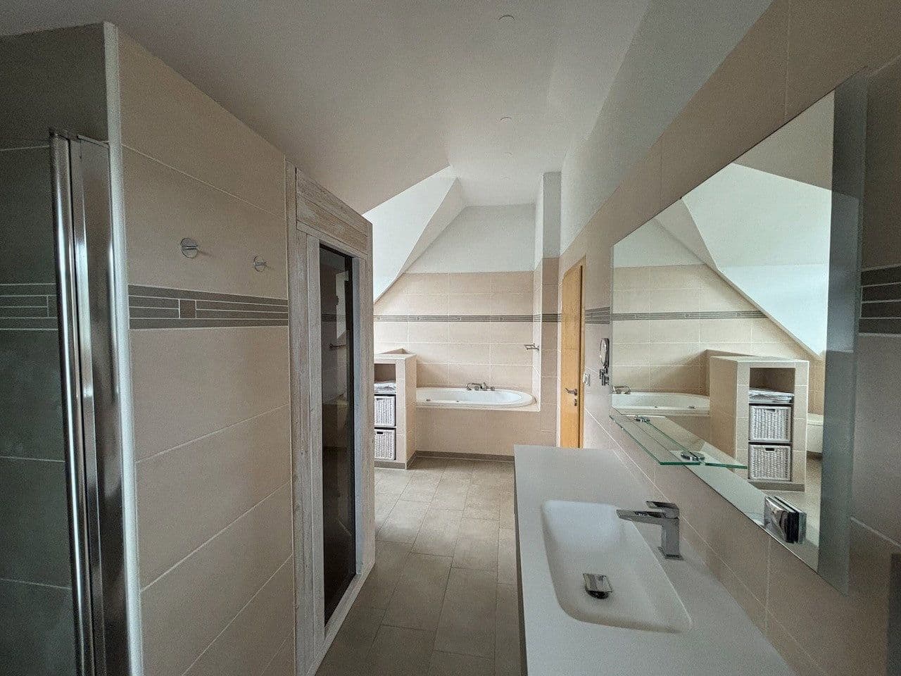 Predaj domu 180 m², pozemek 1.113 m², Dattenberg, Porýnie-Falcko Predaj domu 180 m², pozemek 1.113 m², Dattenberg, Porýnie-Falcko