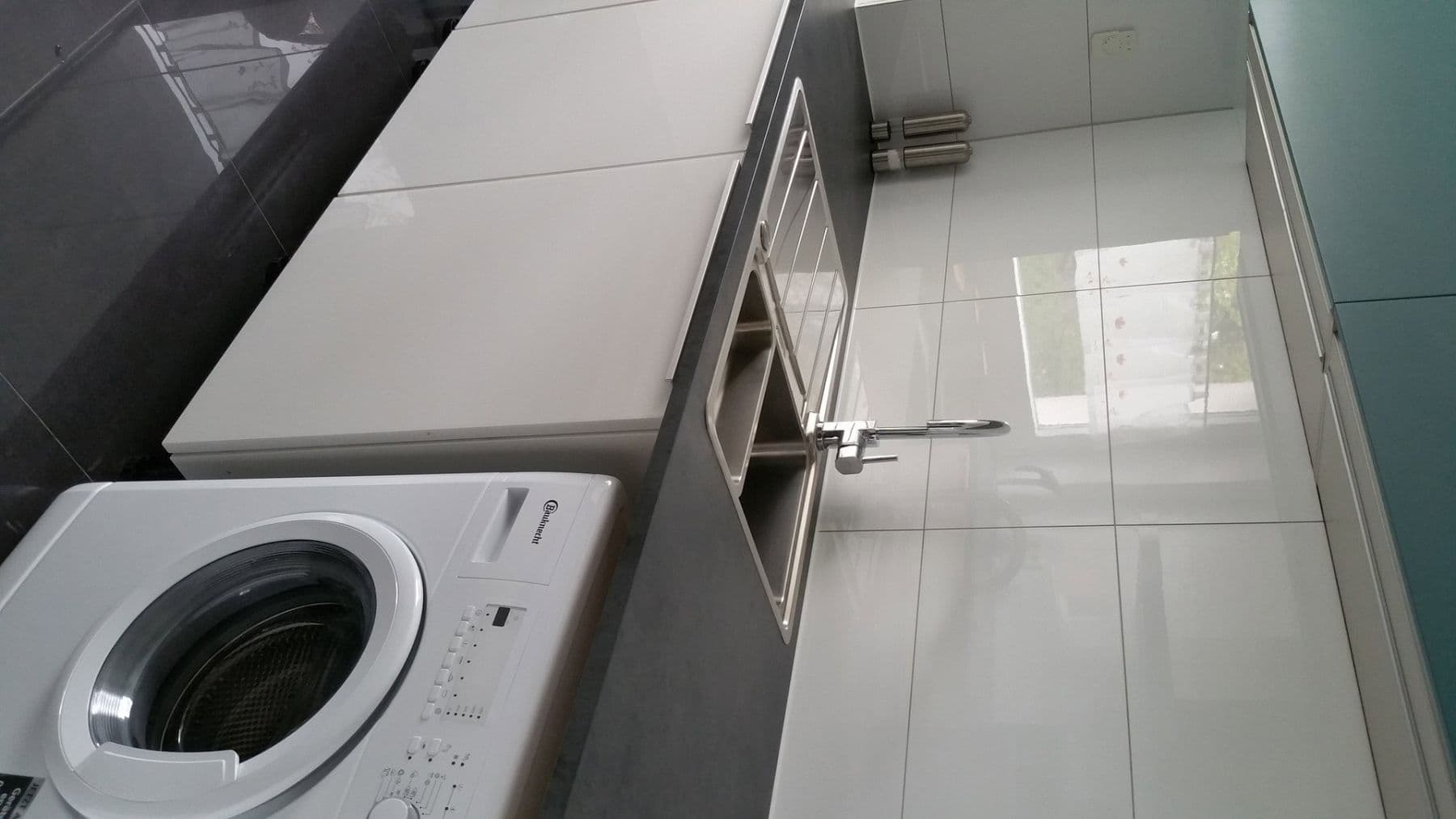 Prenájom bytu 2-izbový 55 m², Frankfurt am Main, Hesensko Prenájom bytu 2-izbový 55 m², Frankfurt am Main, Hesensko