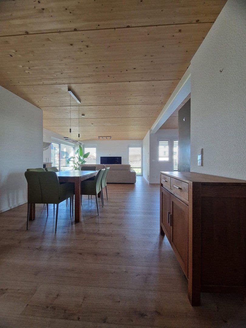 Prenájom bytu 3-izbový 118 m², Hambrücken, Bádensko-Wurttembersko Prenájom bytu 3-izbový 118 m², Hambrücken, Bádensko-Wurttembersko