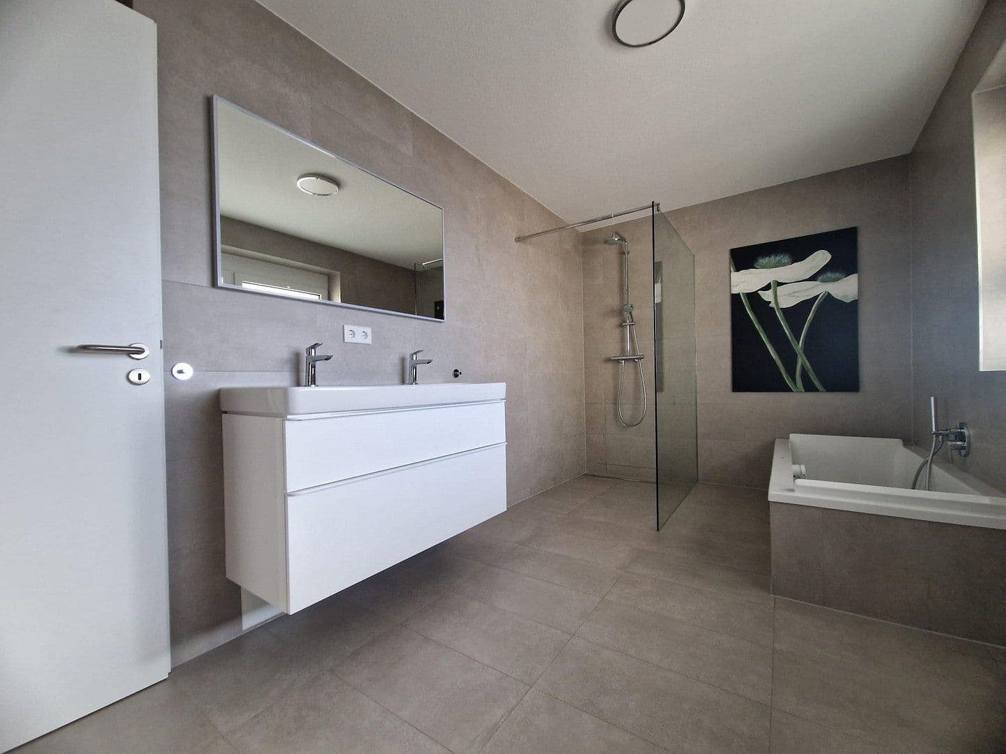 Prenájom bytu 3-izbový 118 m², Hambrücken, Bádensko-Wurttembersko Prenájom bytu 3-izbový 118 m², Hambrücken, Bádensko-Wurttembersko