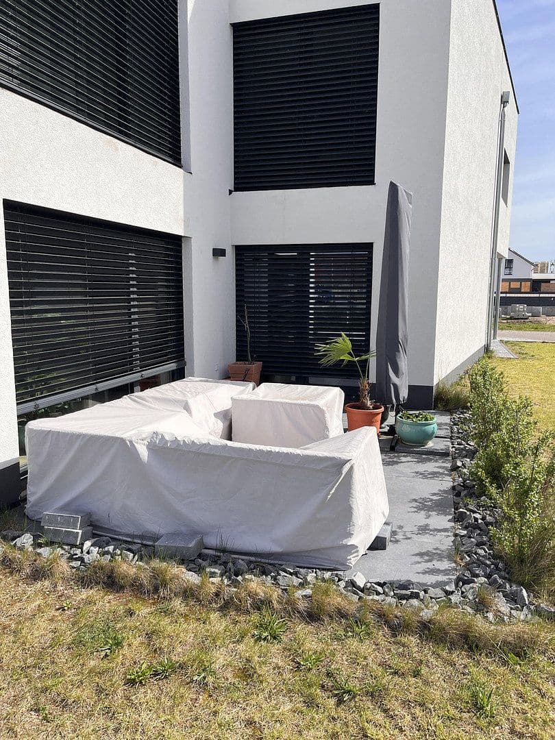 Prenájom bytu 3-izbový 118 m², Hambrücken, Bádensko-Wurttembersko Prenájom bytu 3-izbový 118 m², Hambrücken, Bádensko-Wurttembersko