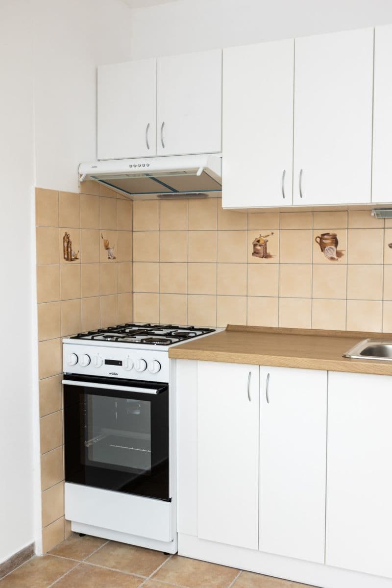 Prenájom bytu 1-izbový 43 m², Jedlová, Pardubický kraj Prenájom bytu 1-izbový 43 m², Jedlová, Pardubický kraj