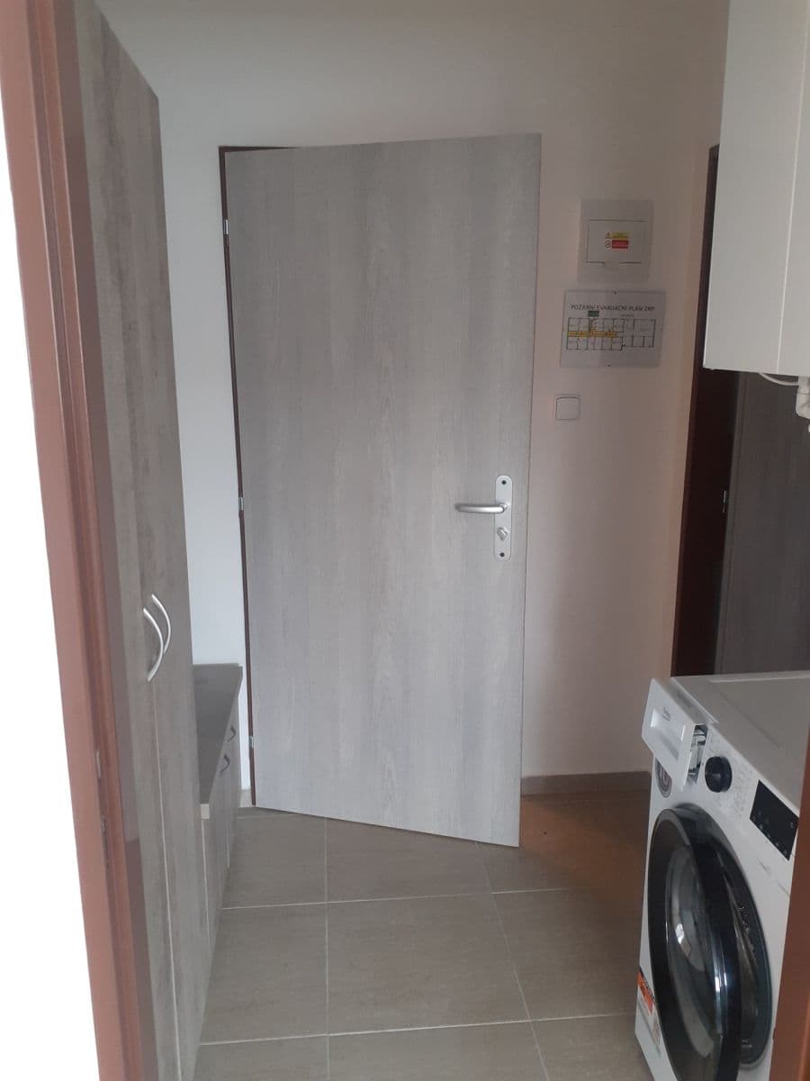 Prenájom bytu 1-izbový 43 m², Jedlová, Pardubický kraj Prenájom bytu 1-izbový 43 m², Jedlová, Pardubický kraj