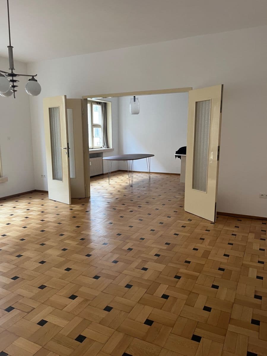 Prenájom bytu 4-izbový 139 m², U Smaltovny, Praha, Praha Prenájom bytu 4-izbový 139 m², U Smaltovny, Praha, Praha