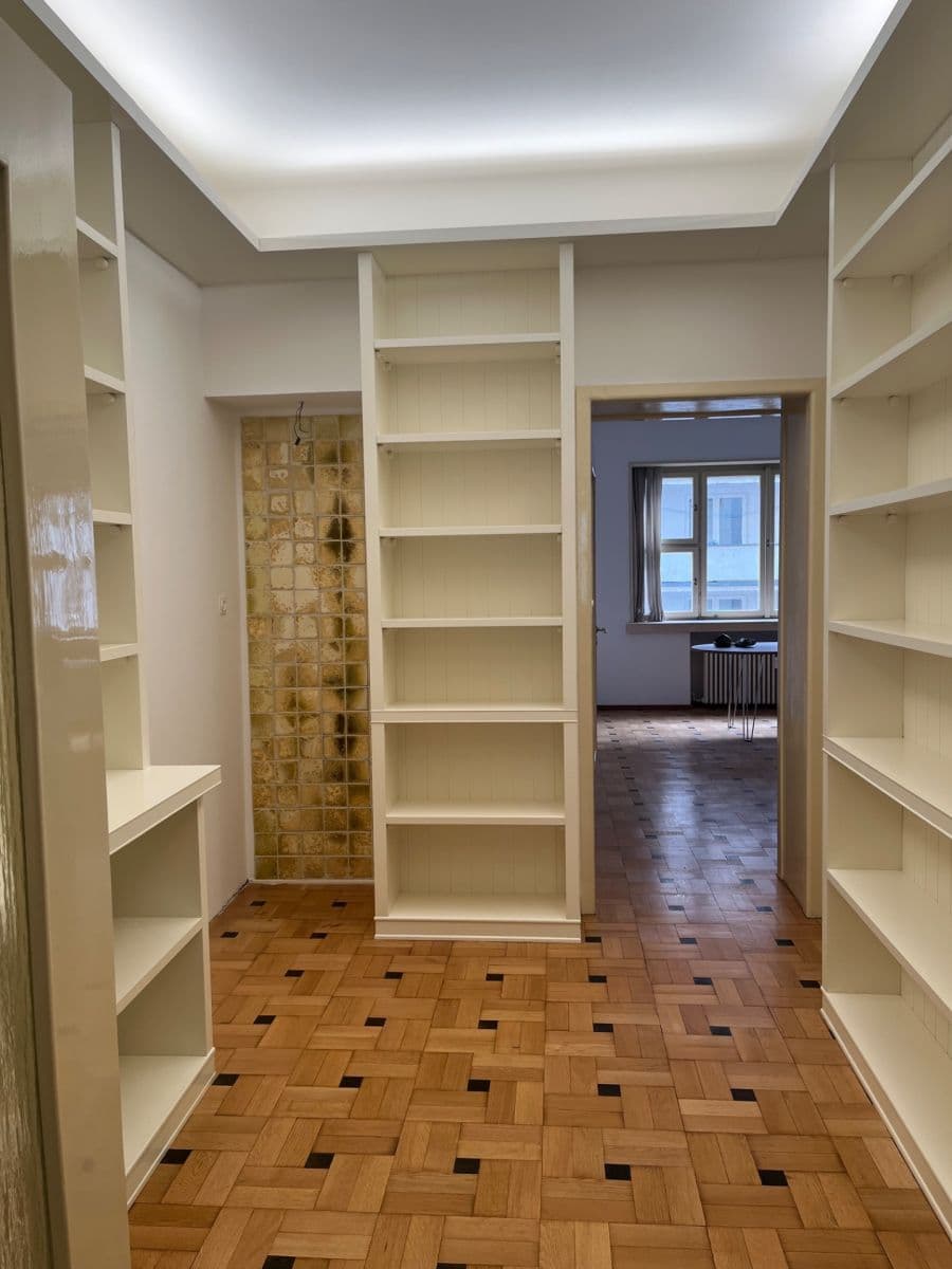 Prenájom bytu 4-izbový 139 m², U Smaltovny, Praha, Praha Prenájom bytu 4-izbový 139 m², U Smaltovny, Praha, Praha