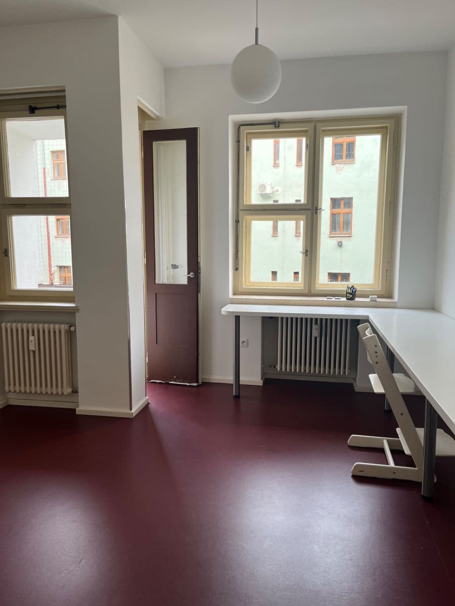 Prenájom bytu 4-izbový 139 m², U Smaltovny, Praha, Praha Prenájom bytu 4-izbový 139 m², U Smaltovny, Praha, Praha