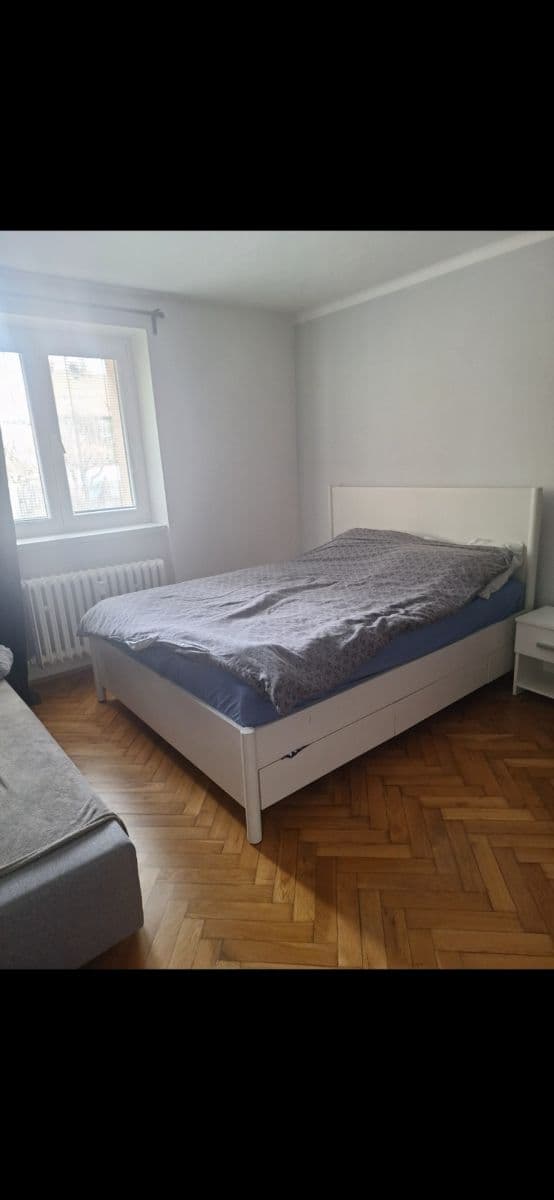 Prenájom bytu 3-izbový 80 m², Československé armády, Přelouč, Pardubický kraj Prenájom bytu 3-izbový 80 m², Československé armády, Přelouč, Pardubický kraj