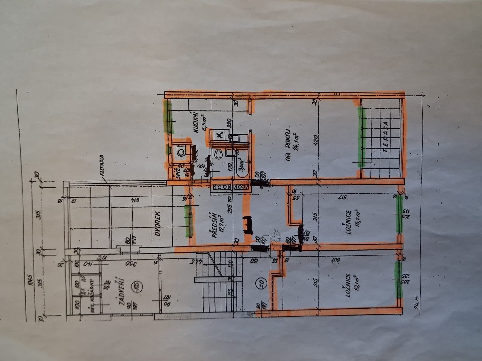 Prenájom bytu 4-izbový 90 m², Dětská, Praha, Praha Prenájom bytu 4-izbový 90 m², Dětská, Praha, Praha