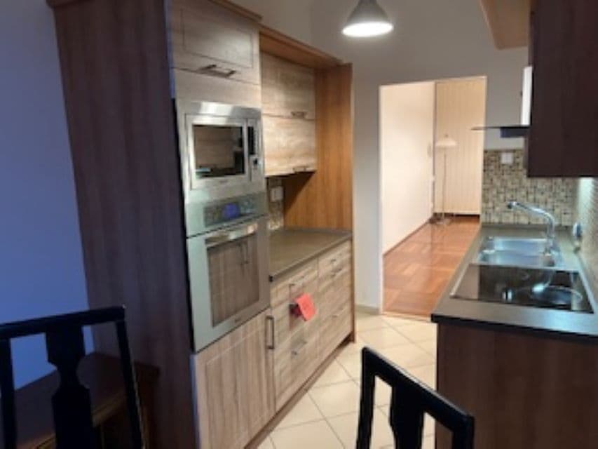 Prenájom bytu 4-izbový 90 m², Dětská, Praha, Praha Prenájom bytu 4-izbový 90 m², Dětská, Praha, Praha