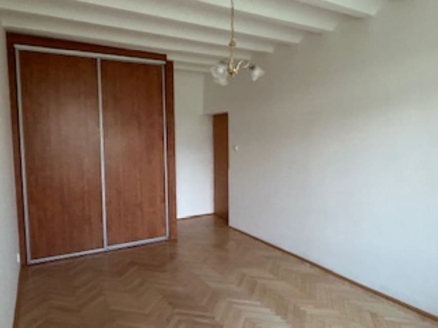 Prenájom bytu 4-izbový 90 m², Dětská, Praha, Praha Prenájom bytu 4-izbový 90 m², Dětská, Praha, Praha