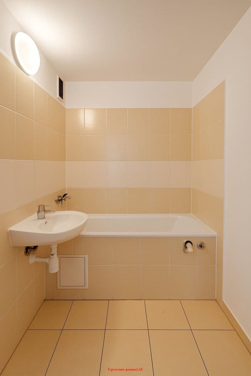 Prenájom bytu 2-izbový 57 m², Masarykova třída, Orlová, Moravskoslezský kraj Prenájom bytu 2-izbový 57 m², Masarykova třída, Orlová, Moravskoslezský kraj