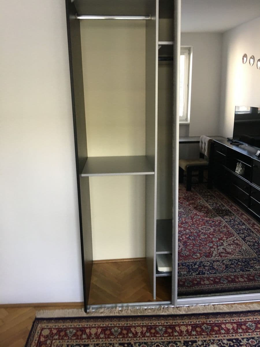 Prenájom bytu Garsoniéra 24 m², Nové Mesto, Bratislavský kraj Prenájom bytu Garsoniéra 24 m², Nové Mesto, Bratislavský kraj