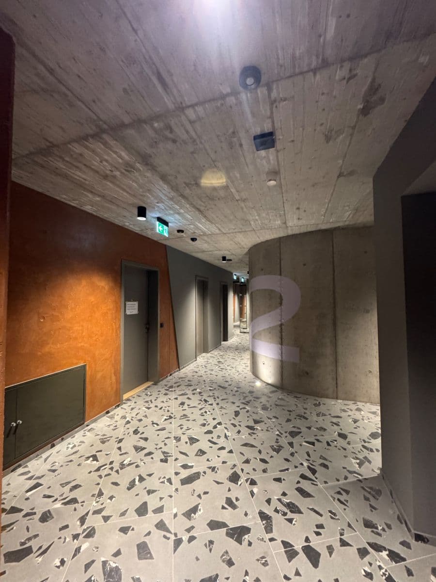 Prenájom bytu 1-izbový 39 m², U Komína, Praha, Praha Prenájom bytu 1-izbový 39 m², U Komína, Praha, Praha