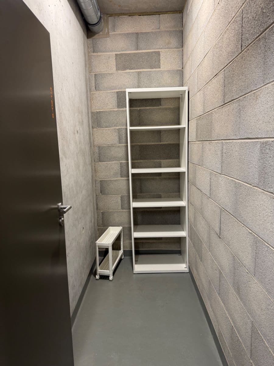 Prenájom bytu 1-izbový 39 m², U Komína, Praha, Praha Prenájom bytu 1-izbový 39 m², U Komína, Praha, Praha