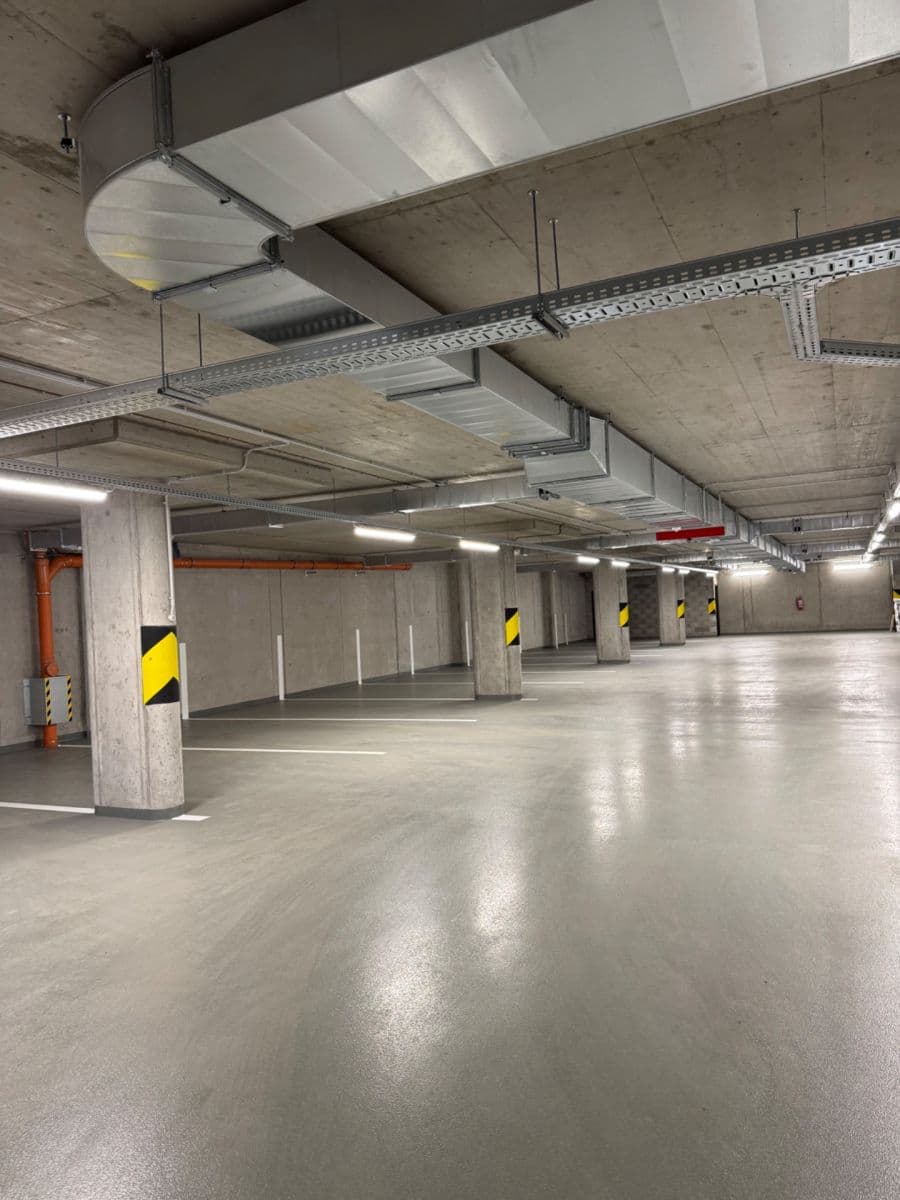 Prenájom bytu 1-izbový 39 m², U Komína, Praha, Praha Prenájom bytu 1-izbový 39 m², U Komína, Praha, Praha