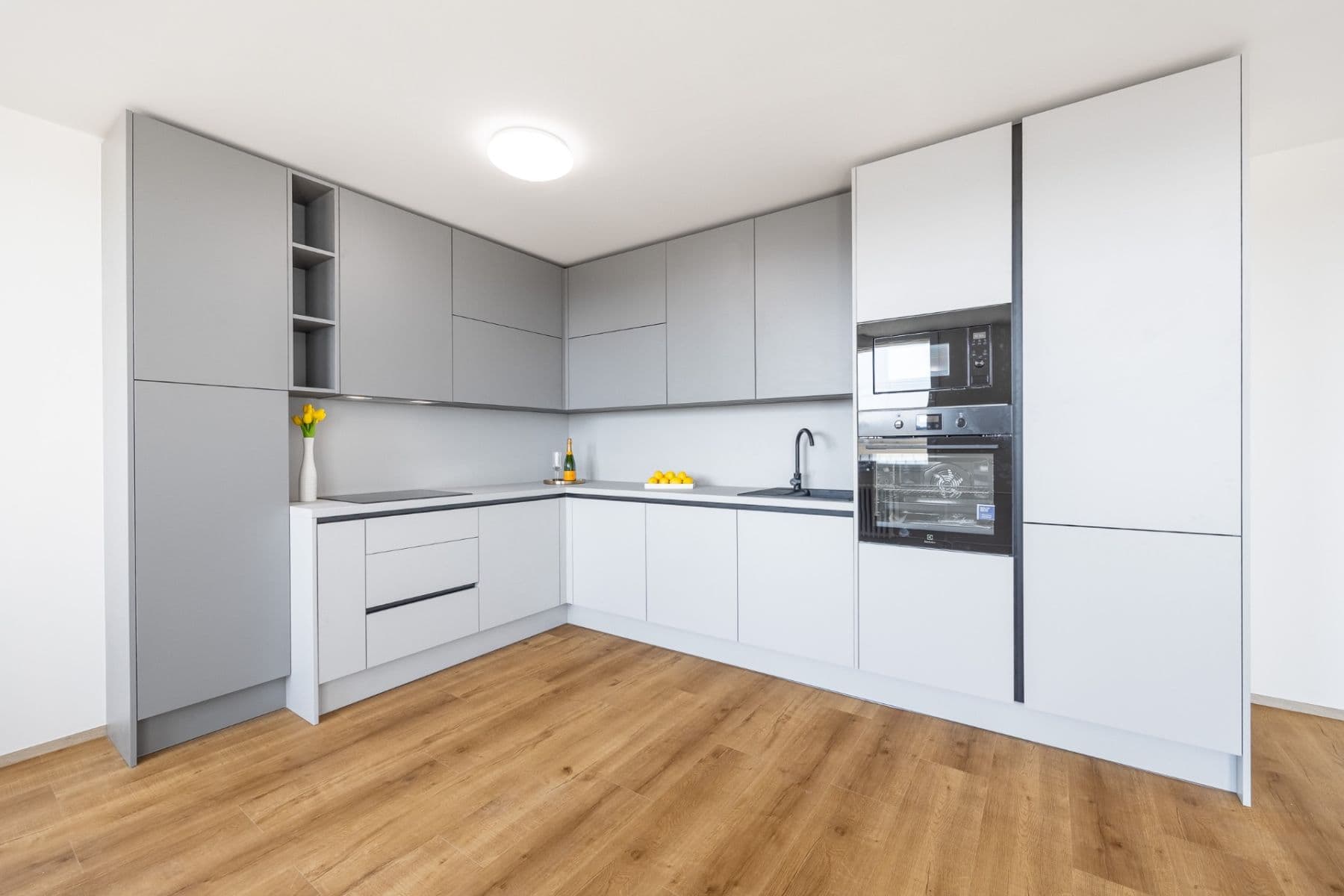 Predaj bytu 3-izbový 76 m², Šluknovská, Praha, Praha Predaj bytu 3-izbový 76 m², Šluknovská, Praha, Praha