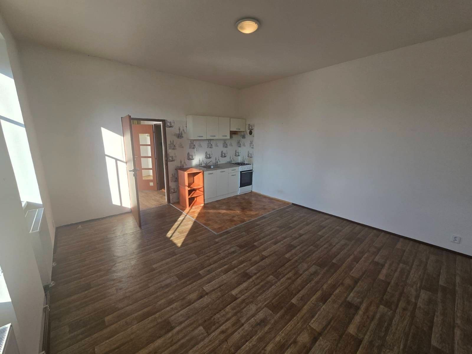 Prenájom bytu 1-izbový 40 m², Plotní, Brno, Jihomoravský kraj Prenájom bytu 1-izbový 40 m², Plotní, Brno, Jihomoravský kraj