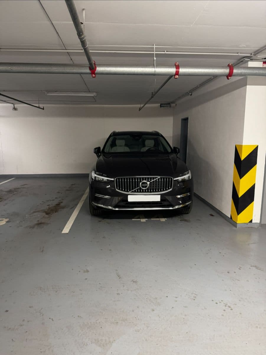 Prenájom garáže 16 m², Praha, Praha Prenájom garáže 16 m², Praha, Praha