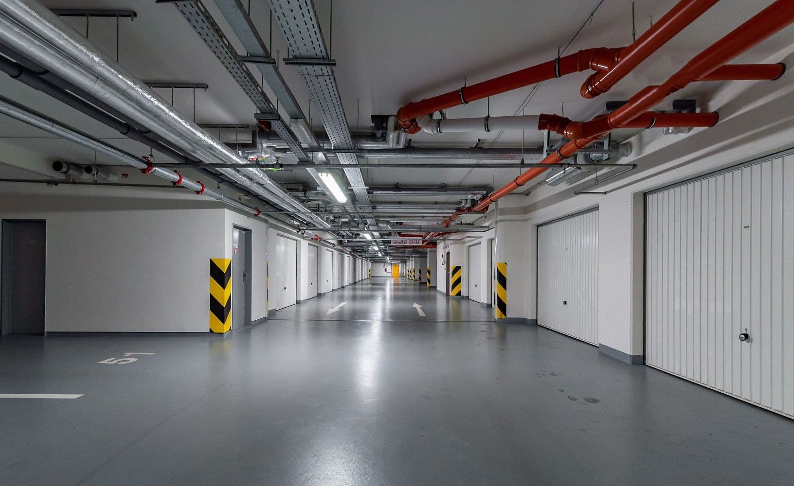 Prenájom garáže 16 m², Praha, Praha Prenájom garáže 16 m², Praha, Praha