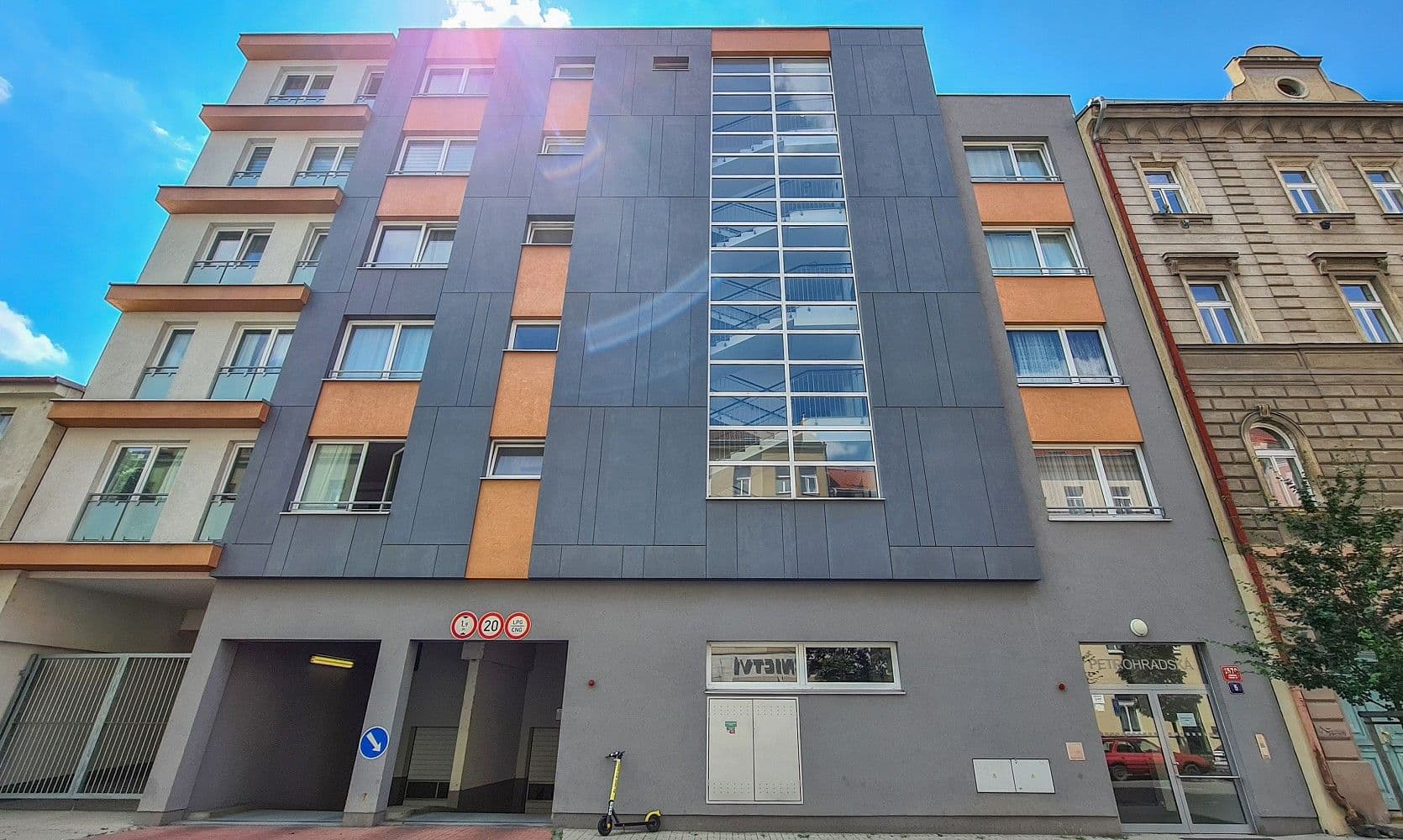 Prenájom garáže 16 m², Praha, Praha Prenájom garáže 16 m², Praha, Praha