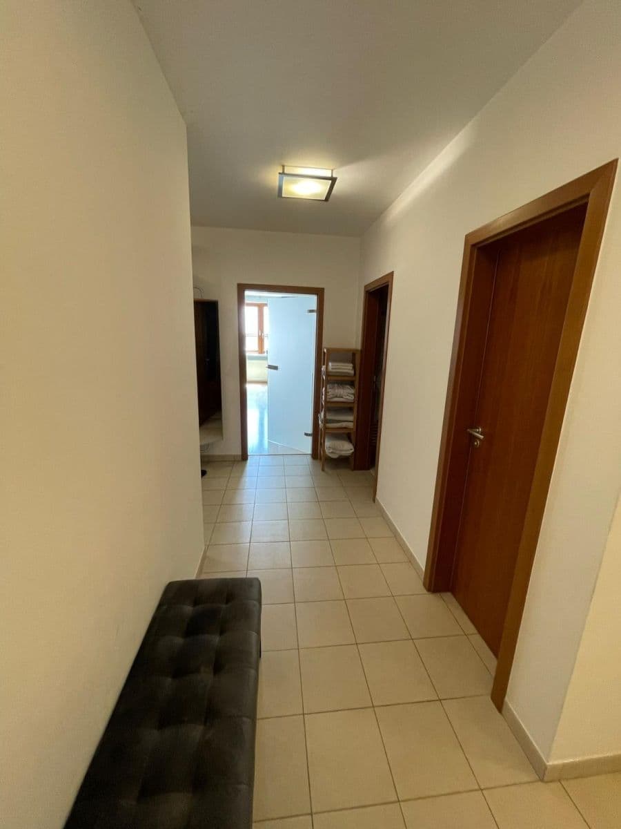 Prenájom bytu 3-izbový 89 m², Ke Klimentce, Praha, Praha Prenájom bytu 3-izbový 89 m², Ke Klimentce, Praha, Praha