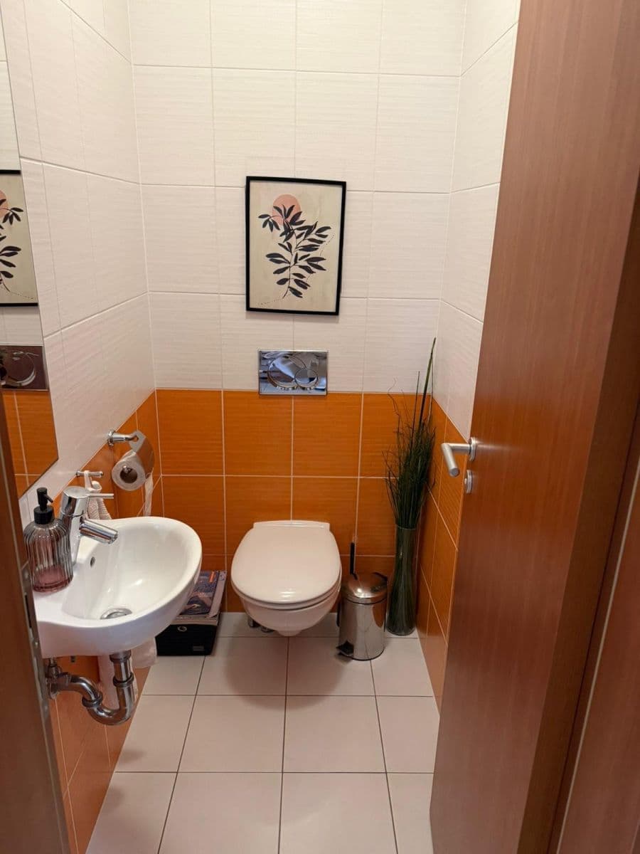 Prenájom bytu 3-izbový 89 m², Ke Klimentce, Praha, Praha Prenájom bytu 3-izbový 89 m², Ke Klimentce, Praha, Praha