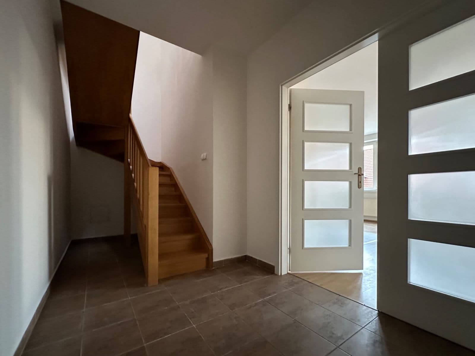 Prenájom bytu 4-izbový 123 m², V Háji, Praha, Praha Prenájom bytu 4-izbový 123 m², V Háji, Praha, Praha