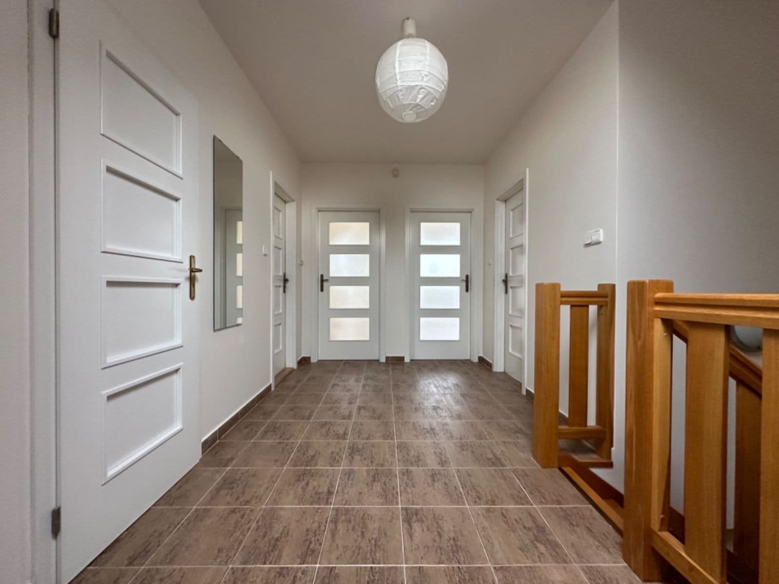 Prenájom bytu 4-izbový 123 m², V Háji, Praha, Praha Prenájom bytu 4-izbový 123 m², V Háji, Praha, Praha