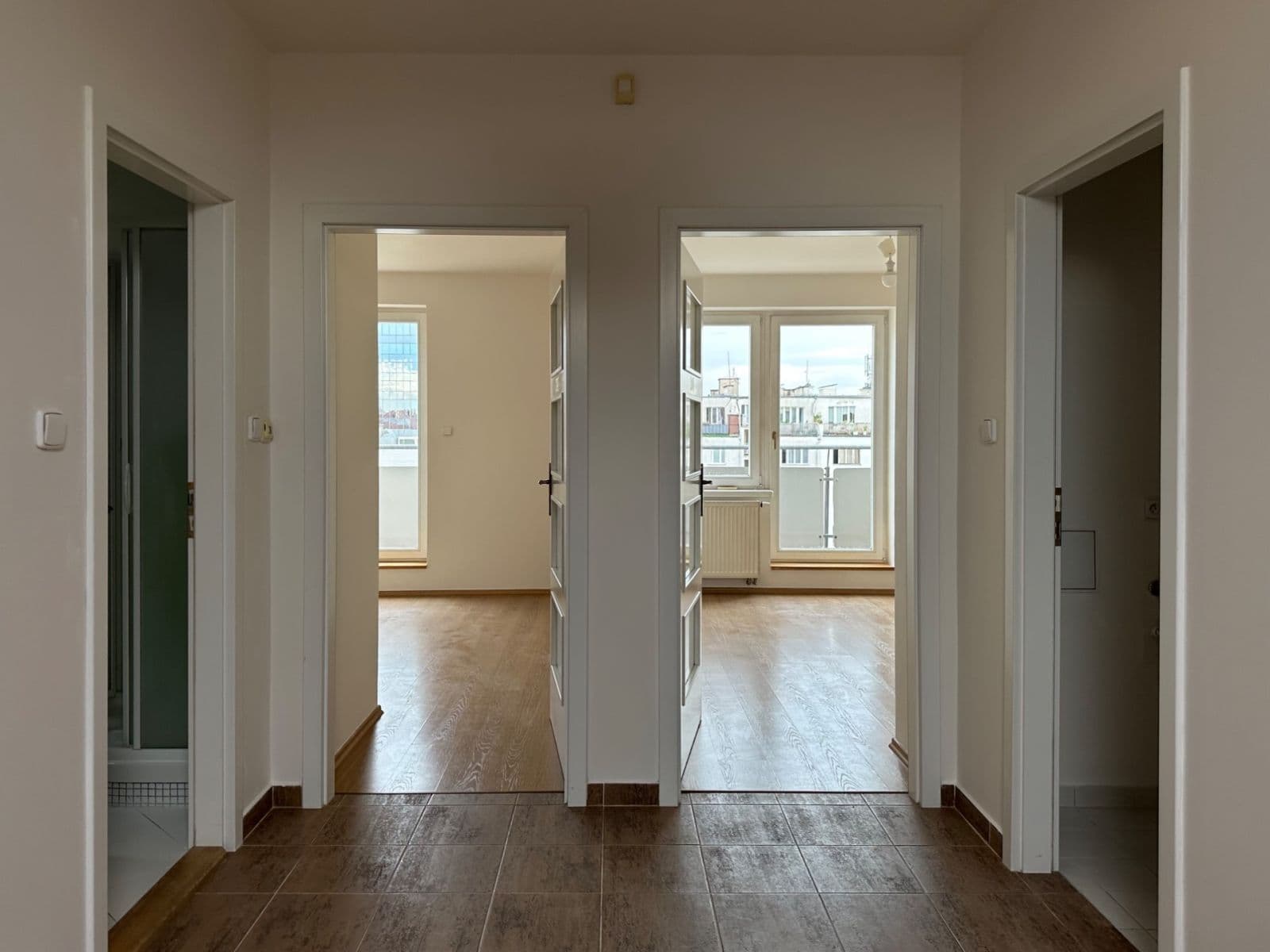 Prenájom bytu 4-izbový 123 m², V Háji, Praha, Praha Prenájom bytu 4-izbový 123 m², V Háji, Praha, Praha