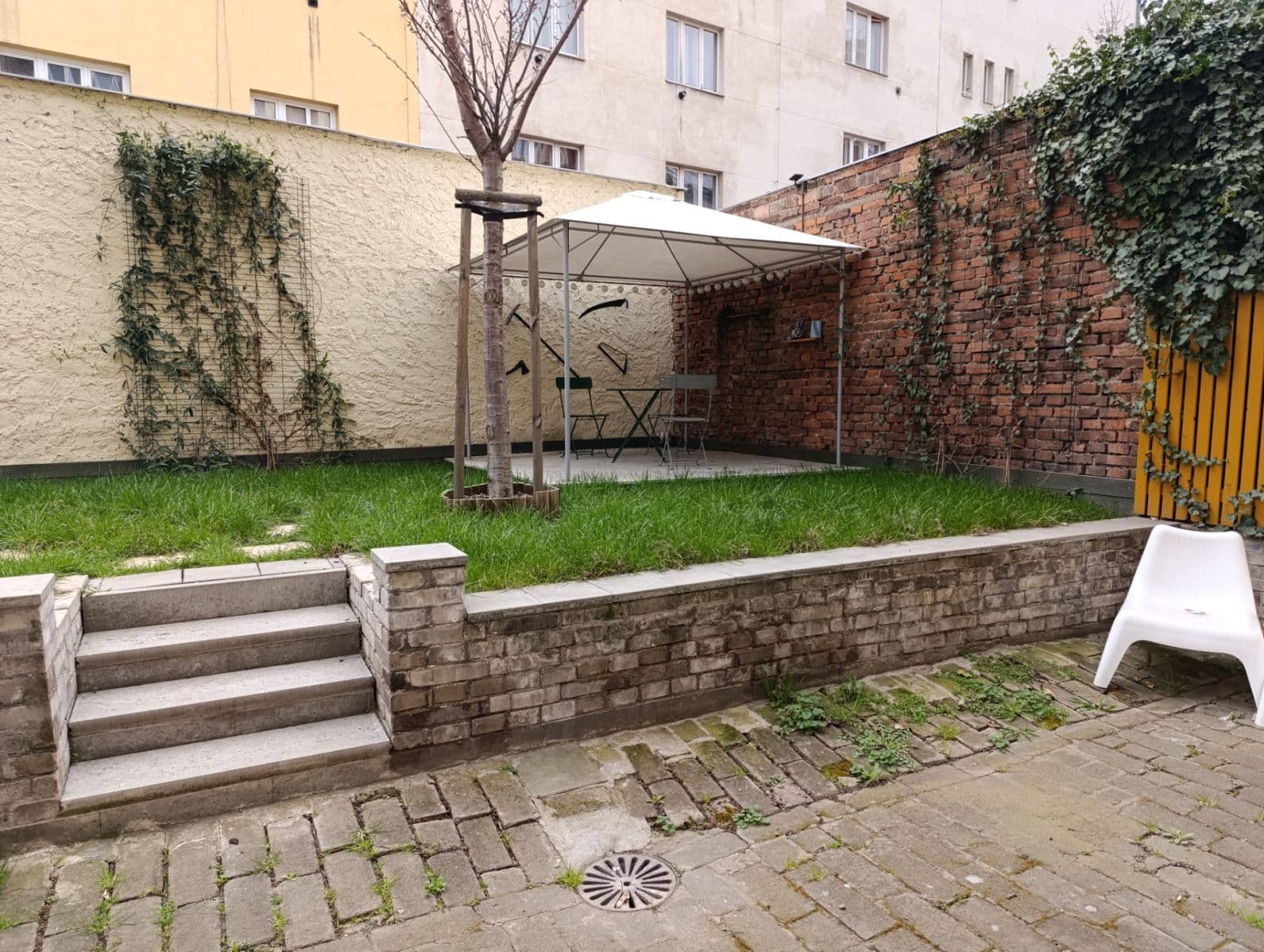 Prenájom bytu 1-izbový 32 m², Brtnická, Praha, Praha Prenájom bytu 1-izbový 32 m², Brtnická, Praha, Praha