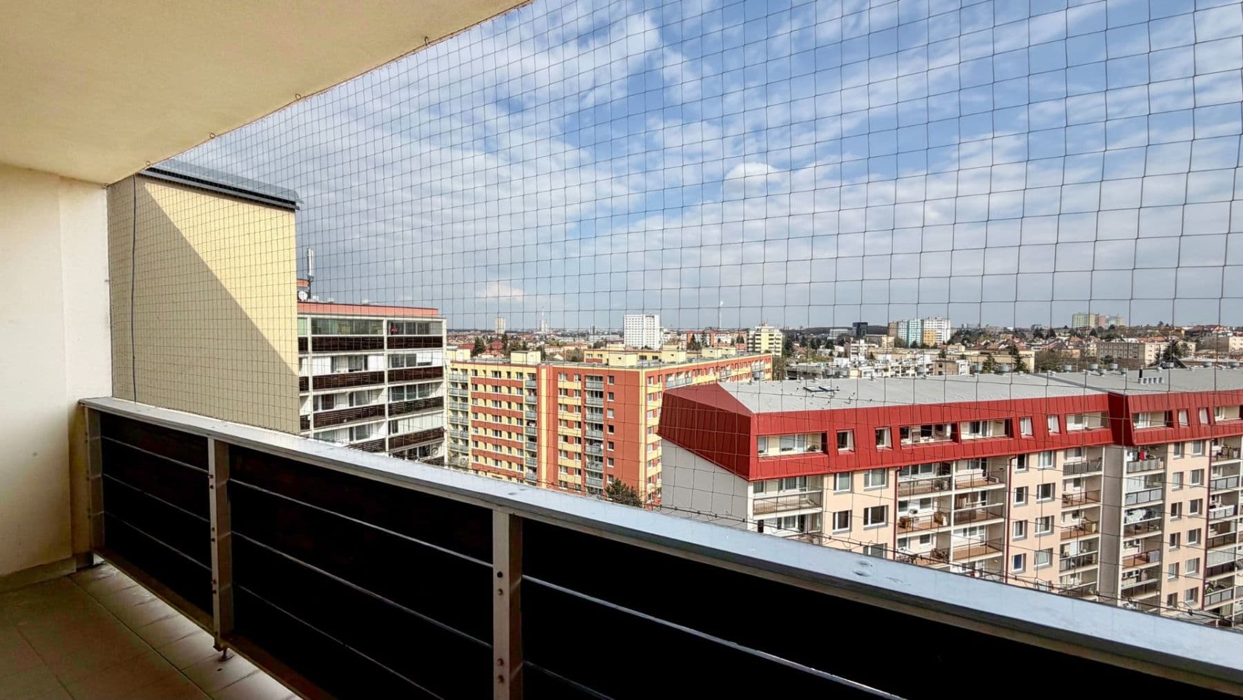 Prenájom bytu 3-izbový 74 m², Svojetická, Praha, Praha Prenájom bytu 3-izbový 74 m², Svojetická, Praha, Praha