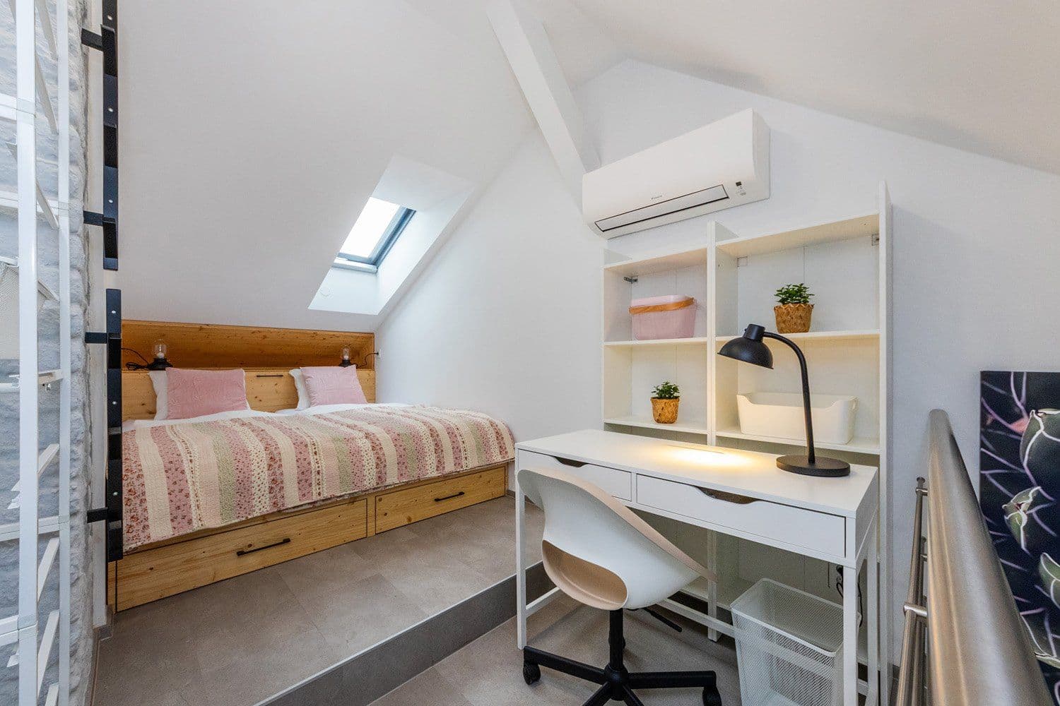 Prenájom bytu 30 m², Na Zámecké, Praha, Praha Prenájom bytu 30 m², Na Zámecké, Praha, Praha