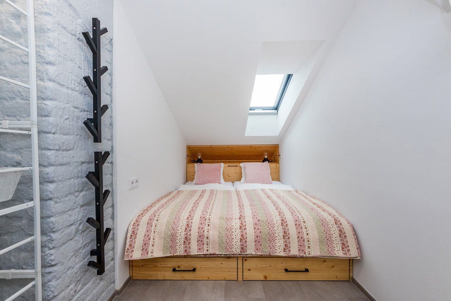 Prenájom bytu 30 m², Na Zámecké, Praha, Praha Prenájom bytu 30 m², Na Zámecké, Praha, Praha