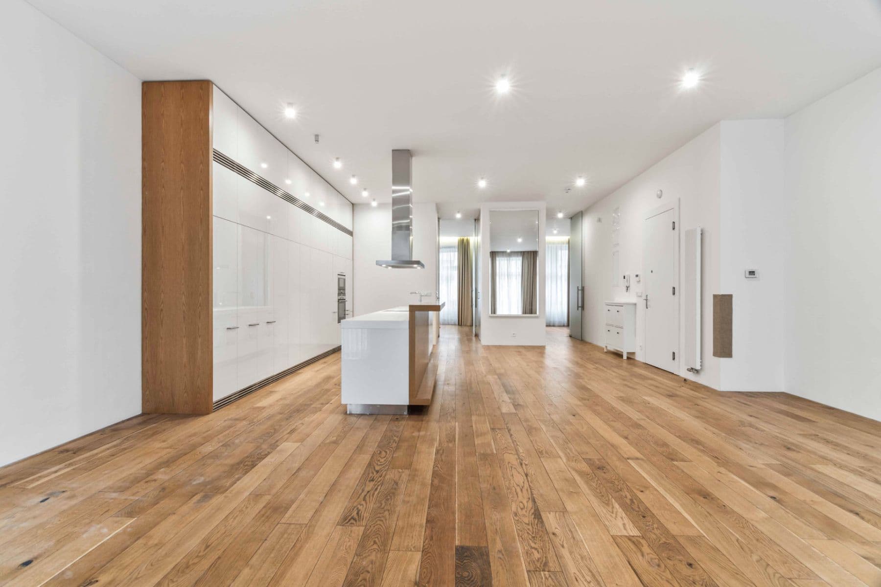 Prenájom bytu 3-izbový 134 m², Laubova, Praha, Praha Prenájom bytu 3-izbový 134 m², Laubova, Praha, Praha