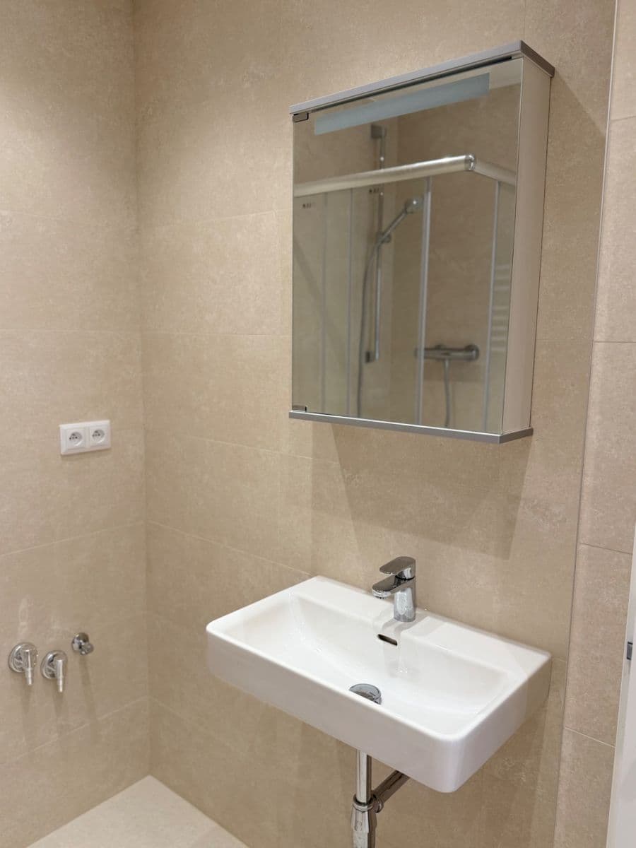 Prenájom bytu 2-izbový 45 m², U Zvonařky, Praha, Praha Prenájom bytu 2-izbový 45 m², U Zvonařky, Praha, Praha