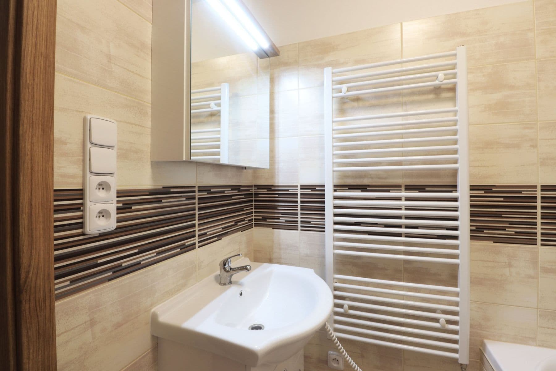 Prenájom bytu 2-izbový 42 m², Anny Drabíkové, Praha, Praha Prenájom bytu 2-izbový 42 m², Anny Drabíkové, Praha, Praha