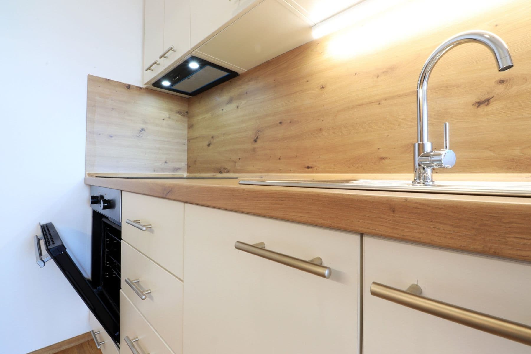 Prenájom bytu 2-izbový 42 m², Anny Drabíkové, Praha, Praha Prenájom bytu 2-izbový 42 m², Anny Drabíkové, Praha, Praha