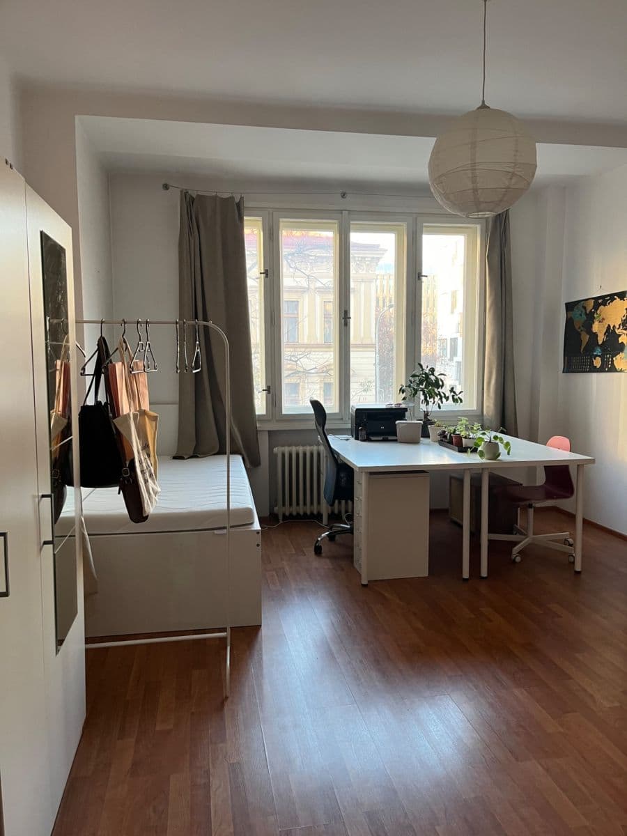 Prenájom bytu 4-izbový 22 m², Thámova, Praha, Praha Prenájom bytu 4-izbový 22 m², Thámova, Praha, Praha