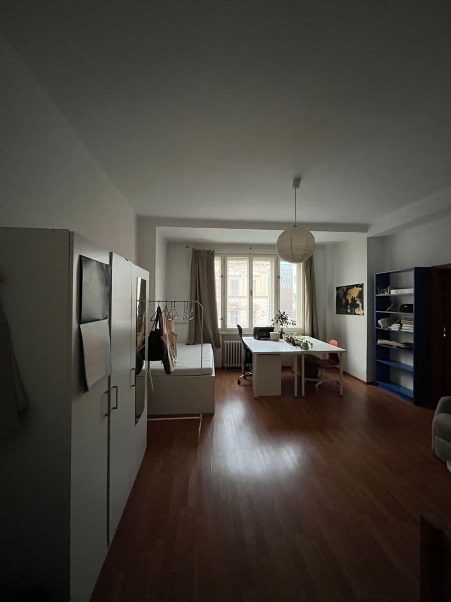 Prenájom bytu 4-izbový 22 m², Thámova, Praha, Praha Prenájom bytu 4-izbový 22 m², Thámova, Praha, Praha