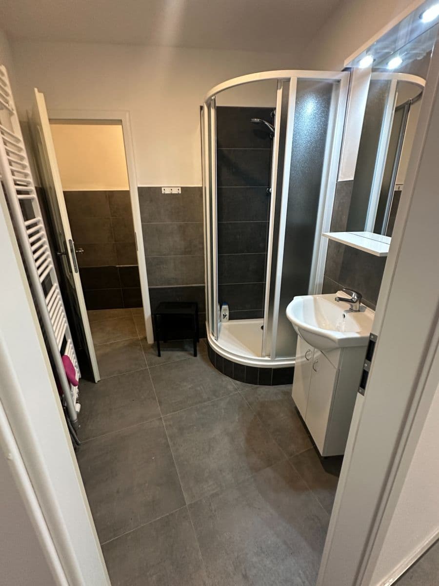 Prenájom kancelárie 80 m², Kovářova, Praha, Praha Prenájom kancelárie 80 m², Kovářova, Praha, Praha