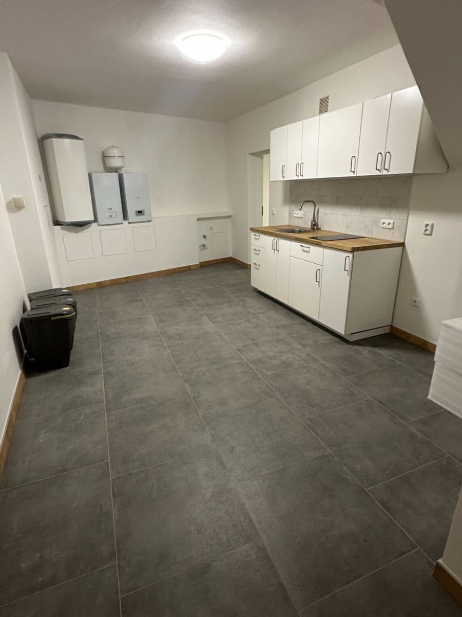 Prenájom kancelárie 80 m², Kovářova, Praha, Praha Prenájom kancelárie 80 m², Kovářova, Praha, Praha