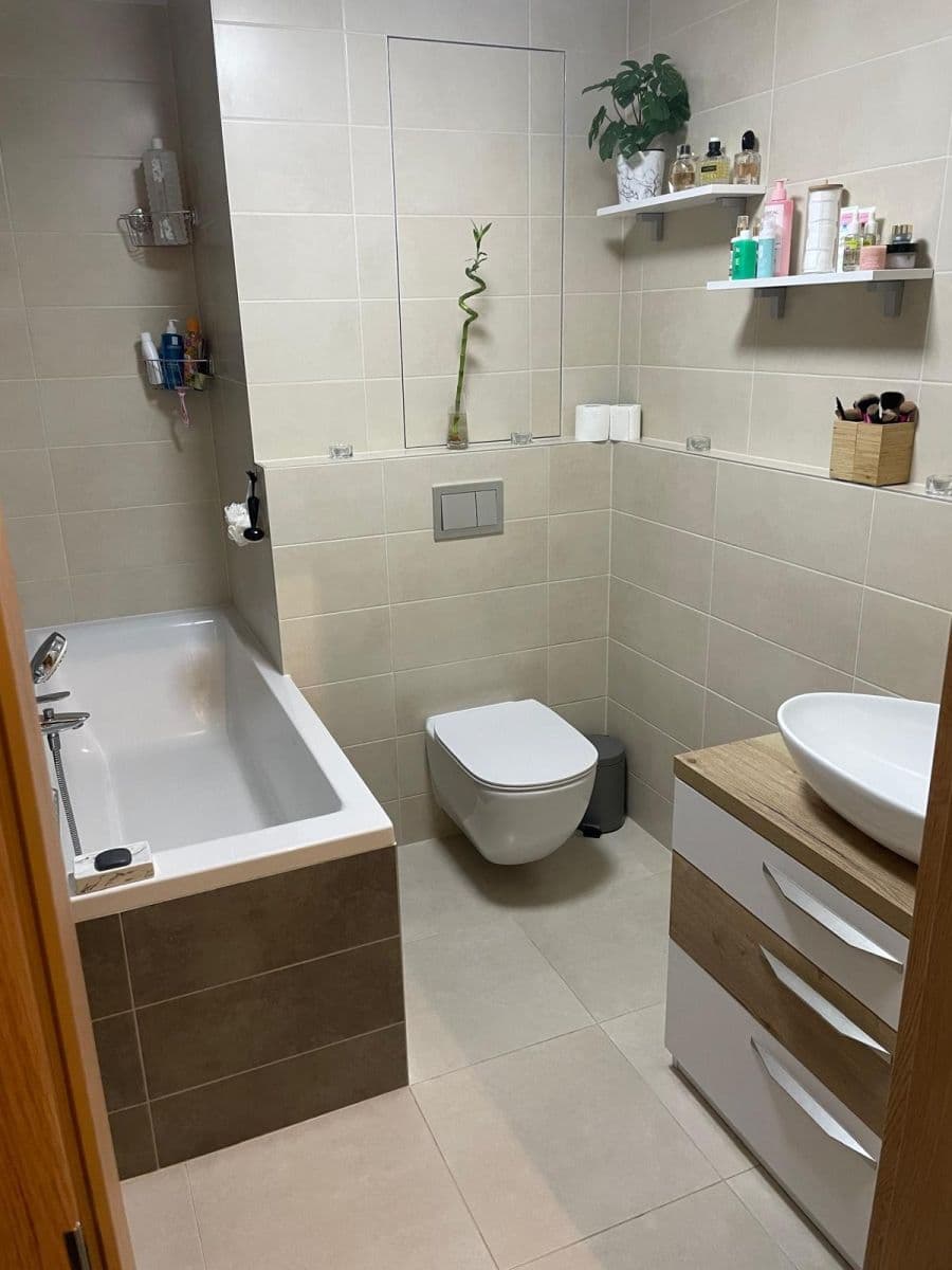 Prenájom bytu 2-izbový 48 m², Karla Guta, Praha, Praha Prenájom bytu 2-izbový 48 m², Karla Guta, Praha, Praha