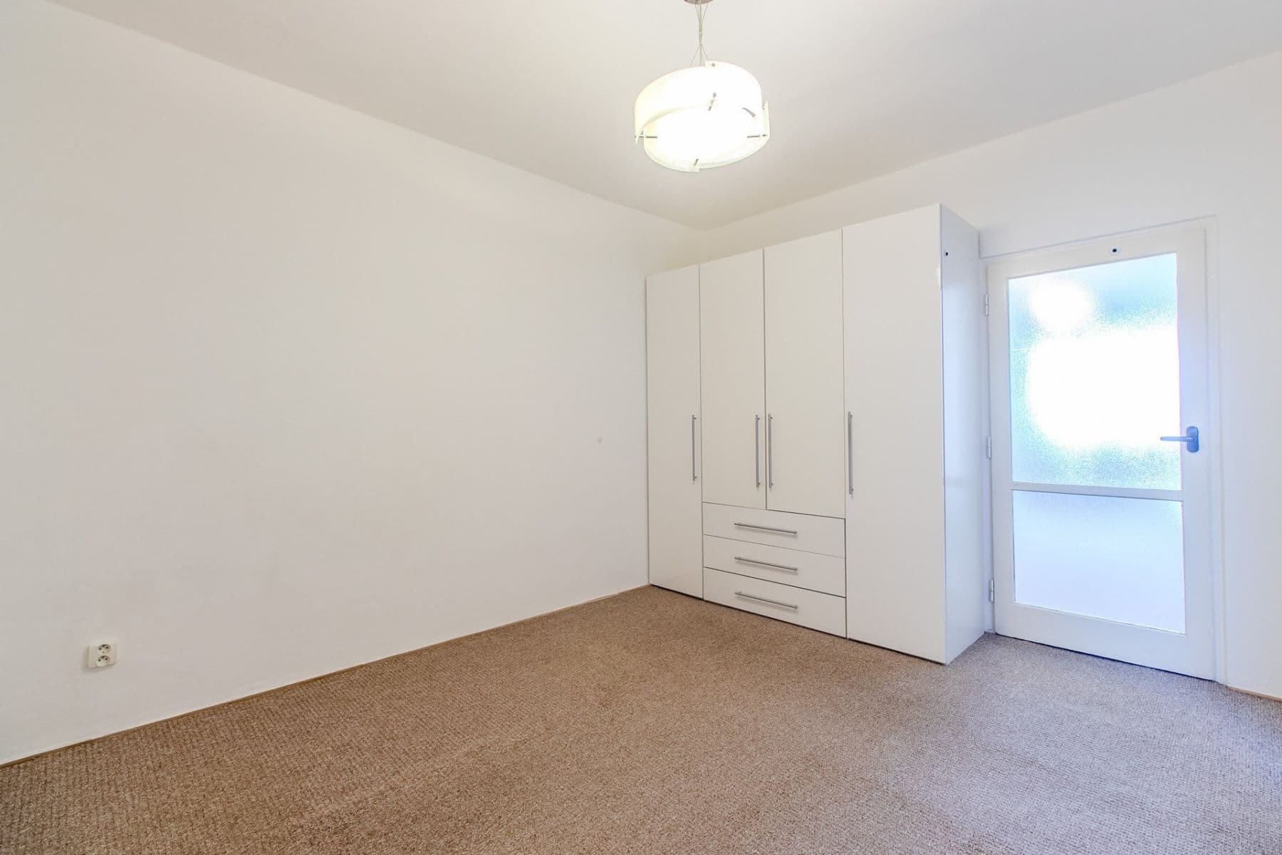 Prenájom bytu 2-izbový 55 m², Arabská, Praha, Praha Prenájom bytu 2-izbový 55 m², Arabská, Praha, Praha